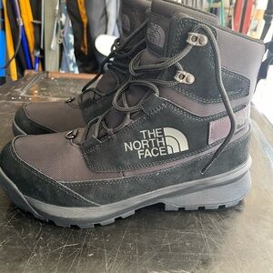 NWOT The North Face Men’s Chilkat Winter Boots, size= 10.5